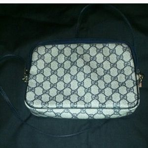 Authentic Gucci crossbody small purse